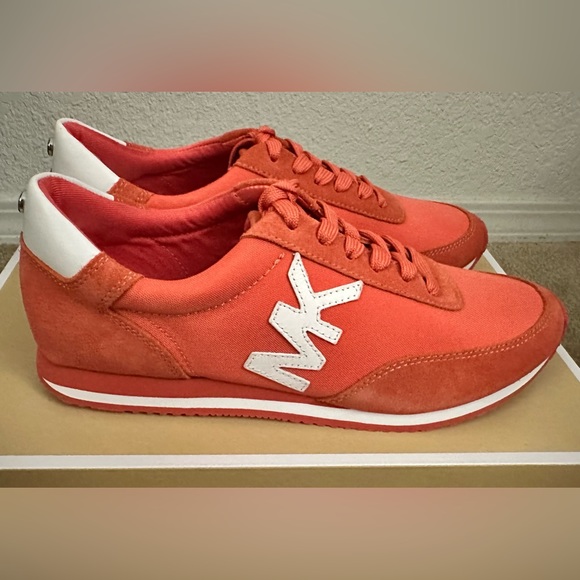 New in Box Michael Kors Stanton Trainer Pink GrapeFruit Size 7.5 - Picture 3 of 6